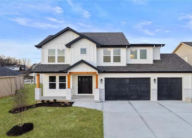 Property at 502 6th St, Smithville, MO 64089, 4 beds, 3.5 baths