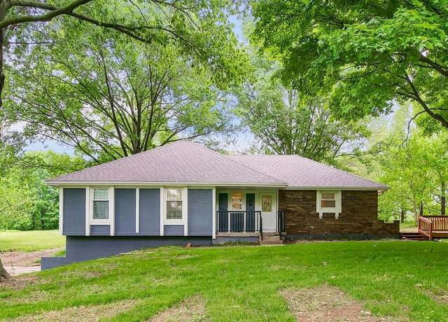 Property at 18206 NE 92nd St, Liberty, MO 64068, 3 beds, 3 baths