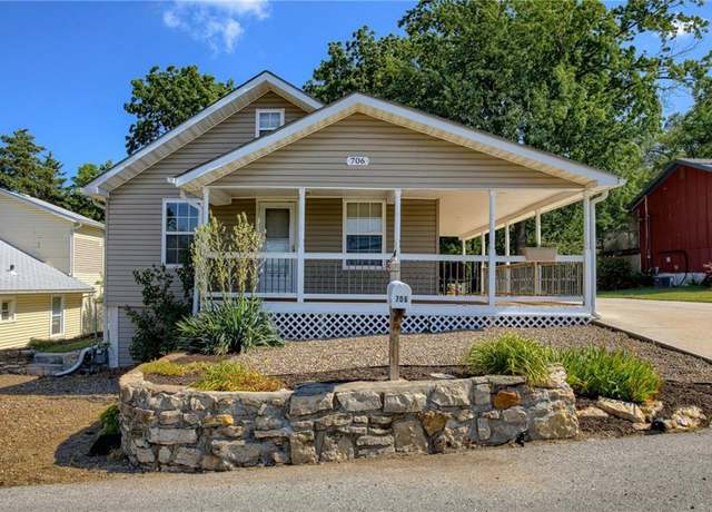 Property at 706 NE 39th Ter, Kansas City, MO 64116, 3 beds, 1 bath