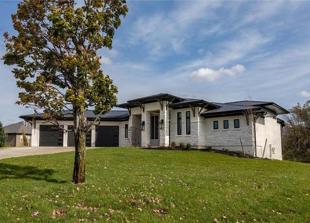 Property at 3411 S Mize Ridge Ct, Independence, MO 64057, 3 beds, 3.5 baths