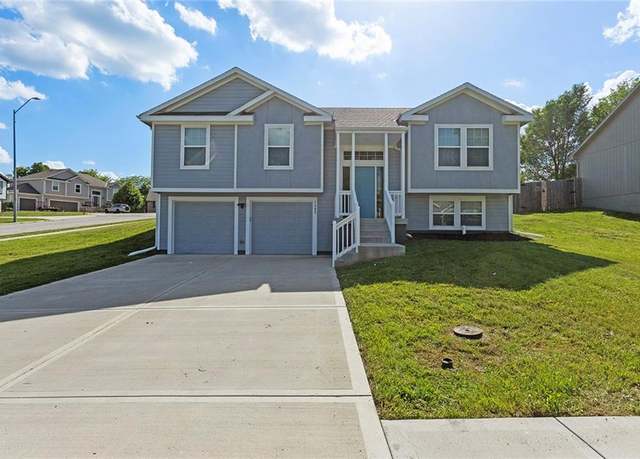 Property at 1202 N Belvidere Ave, Independence, MO 64056, 4 beds, 3 baths