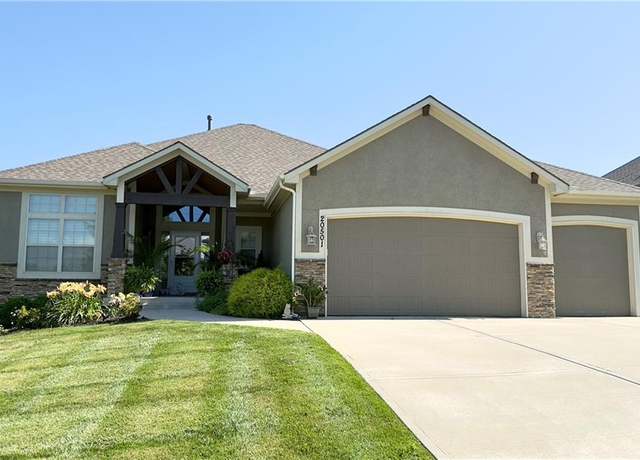 Property at 20501 W 112th Ter, Olathe, KS 66061, 4 beds, 3.5 baths