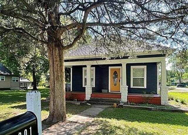 Property at 1201 N 26th St, Parsons, KS 67357, 3 beds, 1.5 baths