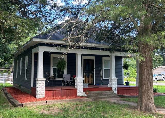 Property at 1201 N 26th St, Parsons, KS 67357, 3 beds, 1.5 baths