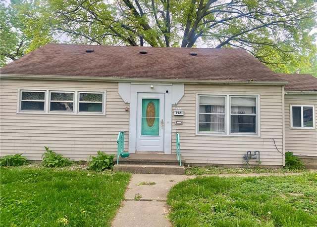 Property at 2921 Edmond St, St Joseph, MO 64501, 2 beds, 1 bath