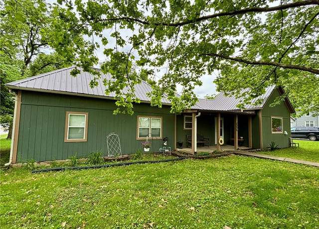 Property at 201 E Maple St, Drexel, MO 64742, 4 beds, 1 bath