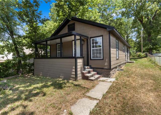 Property at 6943 S Benton Ave, Kansas City, MO 64132, 3 beds, 2 baths