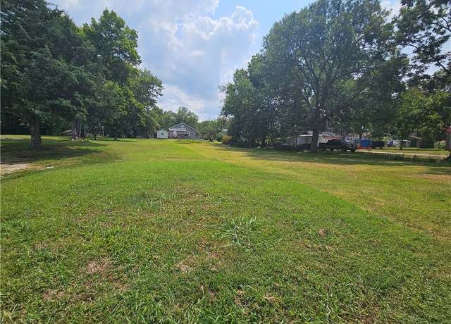 Property at 1228 N Ash St, Nevada, MO 64772