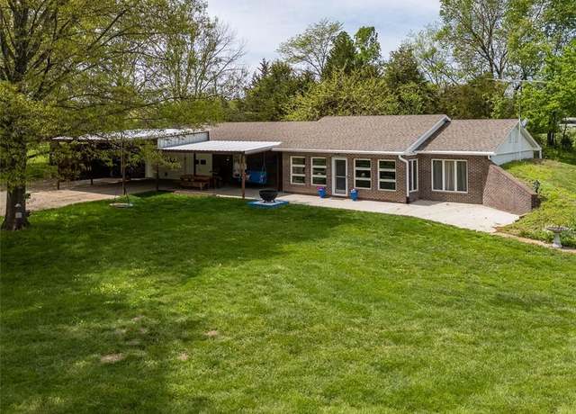 Property at 23041 Bedford Rd, Spring Hill, KS 66083, 3 beds, 2 baths