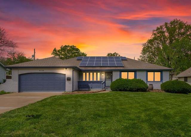 Property at 9734 Shepherds Dr, Kansas City, MO 64131, 3 beds, 3.5 baths