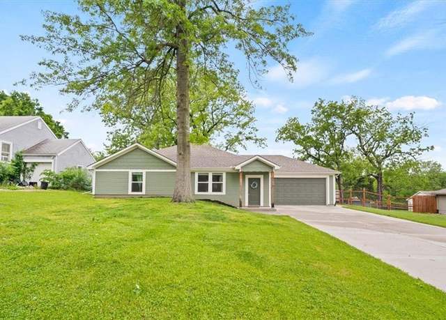 Property at 3510 NE Monterey Ave, Kansas City, MO 64117, 3 beds, 2 baths