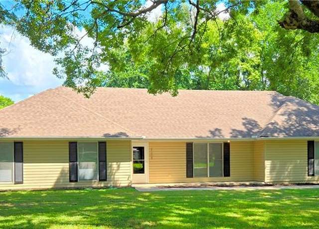 Property at 209 S Kentucky St, Adrian, MO 64720, 3 beds, 2 baths