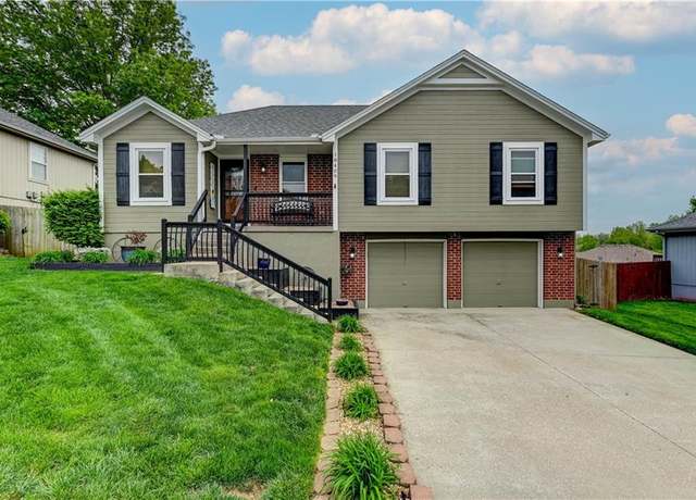Property at 18409 Blackhawk Trl, Independence, MO 64056, 3 beds, 2.5 baths