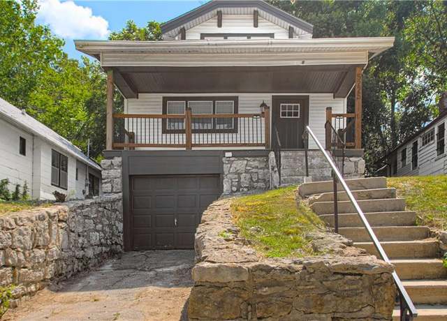 Property at 5225 Wayne Ave, Kansas City, MO 64110, 2 beds, 2 baths