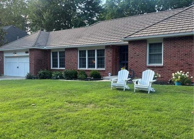 Property at 2524 W 90th St, Leawood, KS 66206, 3 beds, 2.5 baths