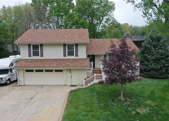 Property at 3418 N 36th Ter, St Joseph, MO 64506, 3 beds, 2.5 baths