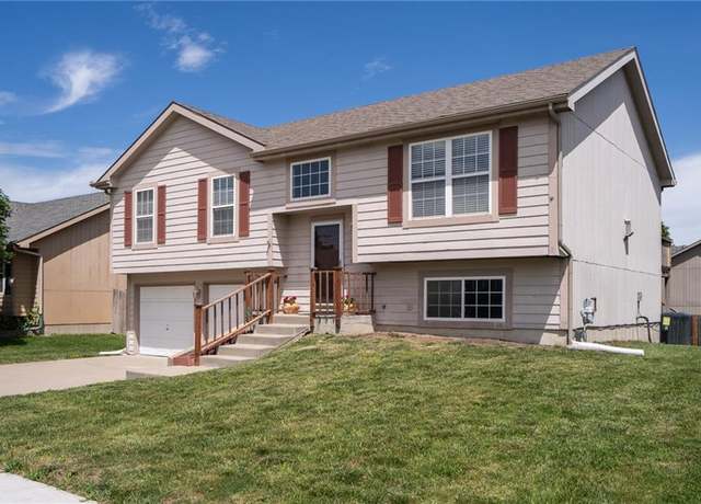 Property at 706 E 15th St E, Eudora, KS 66025, 3 beds, 2 baths