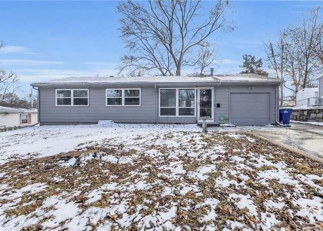 Property at 807 NE 61st St, Gladstone, MO 64118, 3 beds, 1 bath