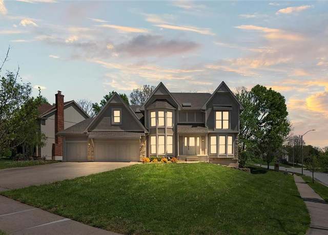 Property at 7801 N Prospect Ave, Kansas City, MO 64118, 4 beds, 4.5 baths