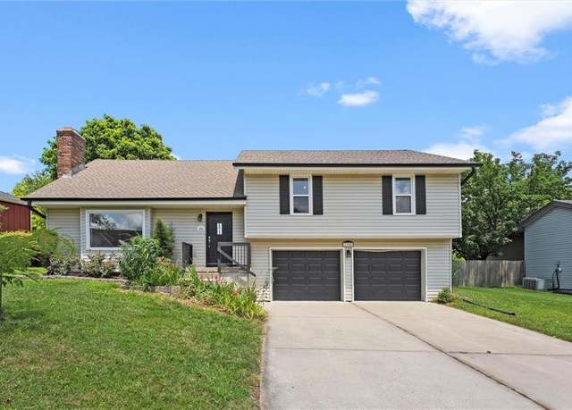 Property at 1108 W Pleasant Dr, Raymore, MO 64083, 3 beds, 2.5 baths