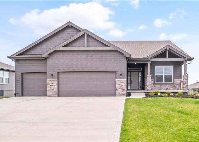 Property at 18925 Ocheltree St, Spring Hill, KS 66083, 4 beds, 3 baths