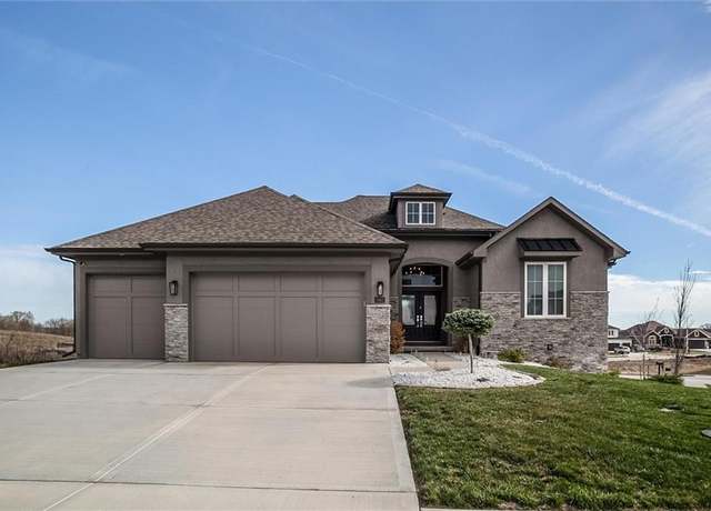 Property at 7962 NE 76th Pl, Kansas City, MO 64158, 4 beds, 3.5 baths
