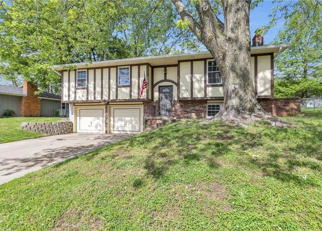Property at 2604 S 16th Ter, Leavenworth, KS 66048, 3 beds, 2.5 baths
