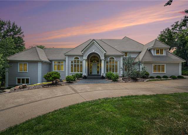 Property at 425 NE Saint Andrews Cir, Lee's Summit, MO 64064, 5 beds, 7.5 baths