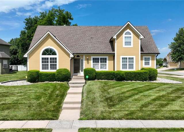 Property at 11812 E 86th Ter, Raytown, MO 64138, 3 beds, 2.5 baths