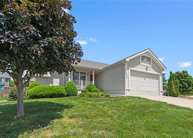 Property at 1002 W Howard Pl, Louisburg, KS 66053, 3 beds, 2 baths