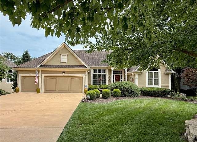 Property at 26381 W Cedar Niles Cir, Olathe, KS 66061, 3 beds, 2.5 baths