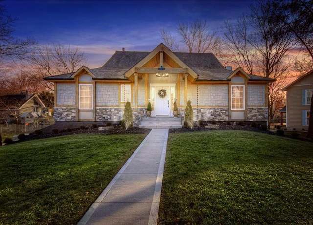 Property at 244 N Winnebago Dr, Lake Winnebago, MO 64034, 3 beds, 3 baths
