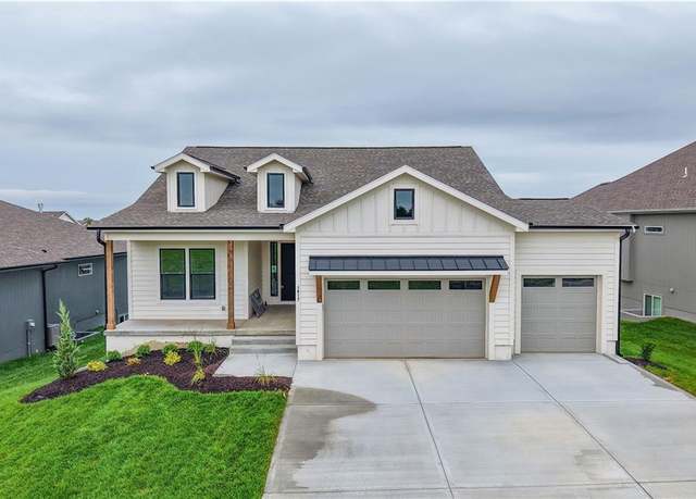 Property at 1617 SW Arbor Park Dr, Lee's Summit, MO 64082, 4 beds, 3 baths