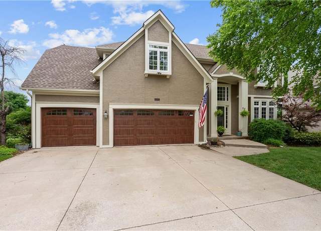 Property at 5828 NE Coral Dr, Lee's Summit, MO 64064, 4 beds, 4 baths