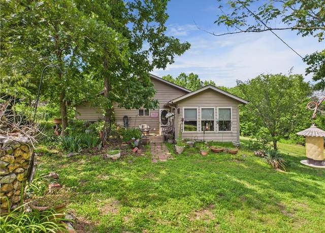 Property at 17537 Mockingbird Rd, Warsaw, MO 65355, 3 beds, 2 baths