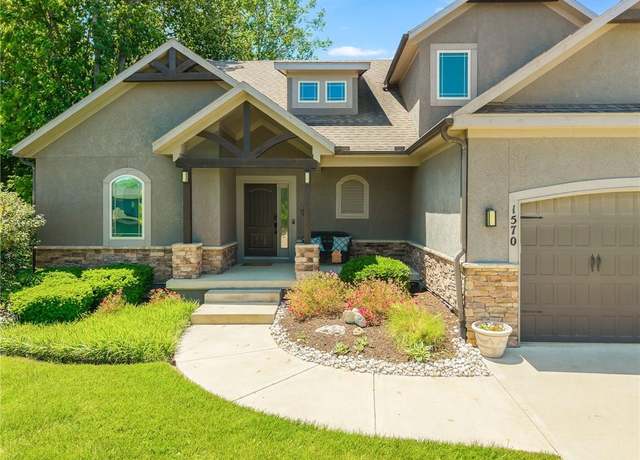 Property at 1570 Woodland Rd, Greenwood, MO 64034, 6 beds, 4.5 baths