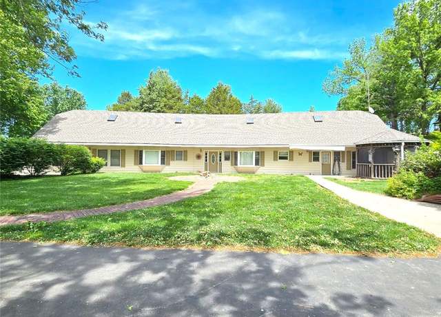 Property at 2101 Hillview Rd, Liberty, MO 64068, 6 beds, 3 baths