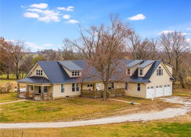 Property at 436 101st Rd, Clinton, MO 64735, 5 beds, 3 baths