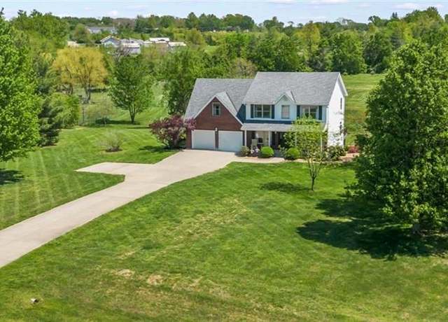 Property at 4 SW 260th Rd, Warrensburg, MO 64093, 4 beds, 4.5 baths