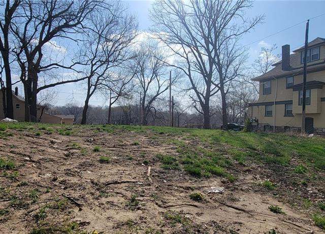 Property at 407 Askew Ave, Kansas City, MO 64124
