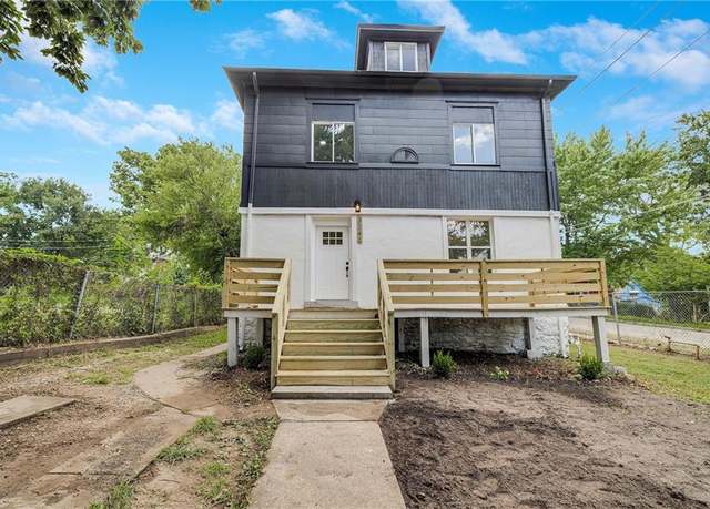 Property at 3242 Roberts St, Kansas City, MO 64124, 4 beds, 2.5 baths