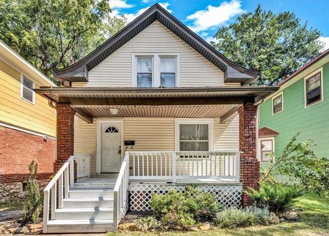 Property at 4045 Campbell St, Kansas City, MO 64110, 3 beds, 1.5 baths