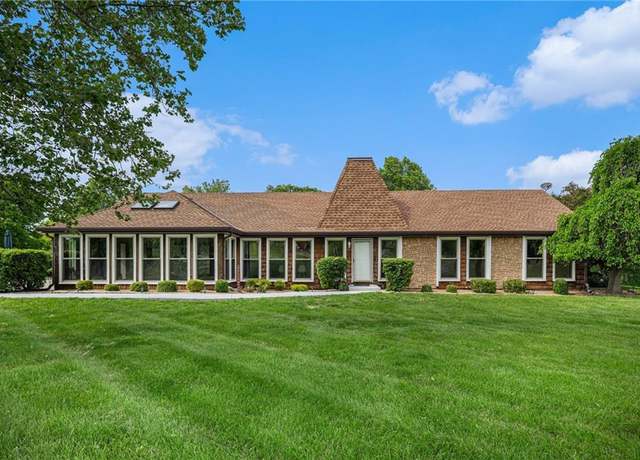 Property at 2018 Park Ln, Smithville, MO 64089, 3 beds, 2 baths