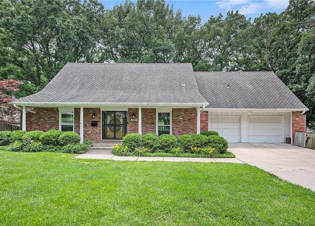Property at 10100 El Monte St, Overland Park, KS 66207, 3 beds, 3.5 baths