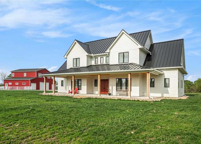 Property at 4810 NE 137th St, Smithville, MO 64089, 7 beds, 5 baths