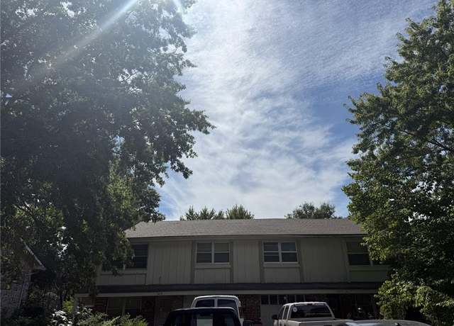 Property at 1417/19 E Willow Dr, Olathe, KS 66062, 6 beds