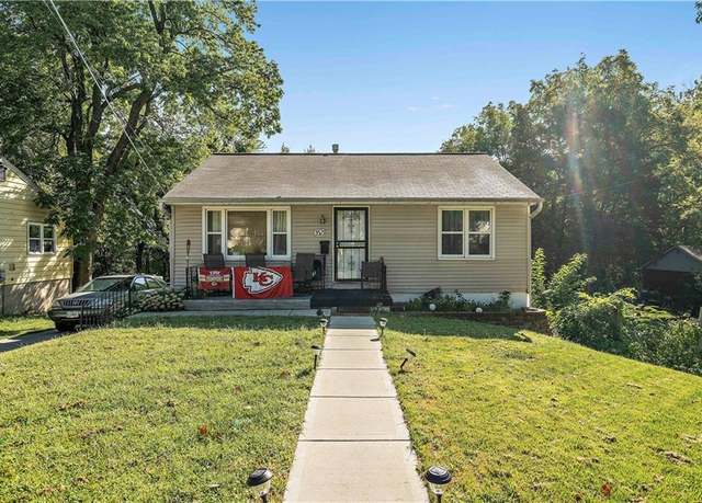 Property at 3521 Elmwood Ave, Kansas City, MO 64128, 2 beds, 1.5 baths