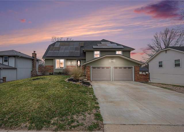 Property at 1008 Bristol Way, Liberty, MO 64068, 5 beds, 3.5 baths