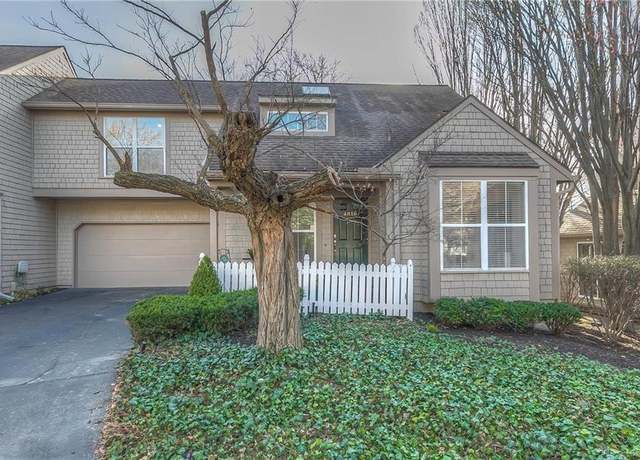 Property at 4016 W 79th St, Prairie Village, KS 66208, 2 beds, 2.5 baths
