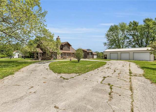 Property at 38199 Somerset Rd, Lacygne, KS 66040, 5 beds, 2 baths